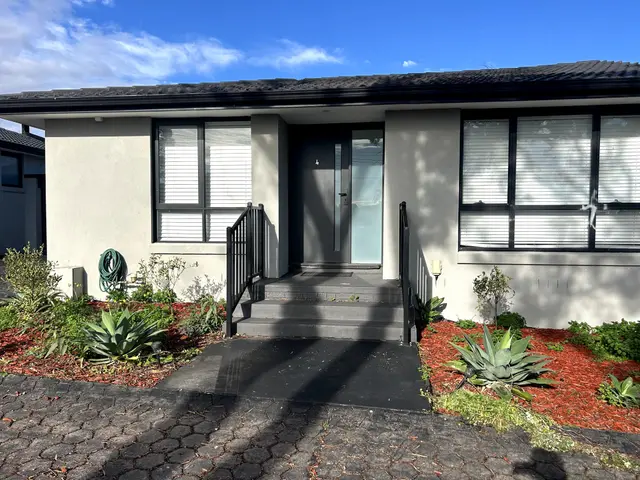 Unit 4, 237-239 Westall Rd