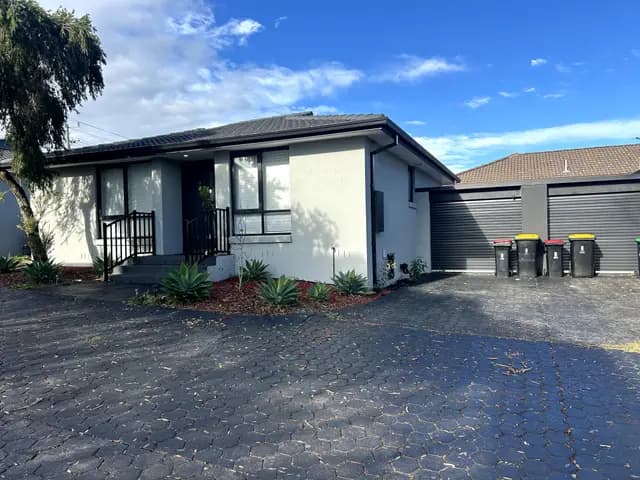 Unit 3, 237-239 Westall Rd
